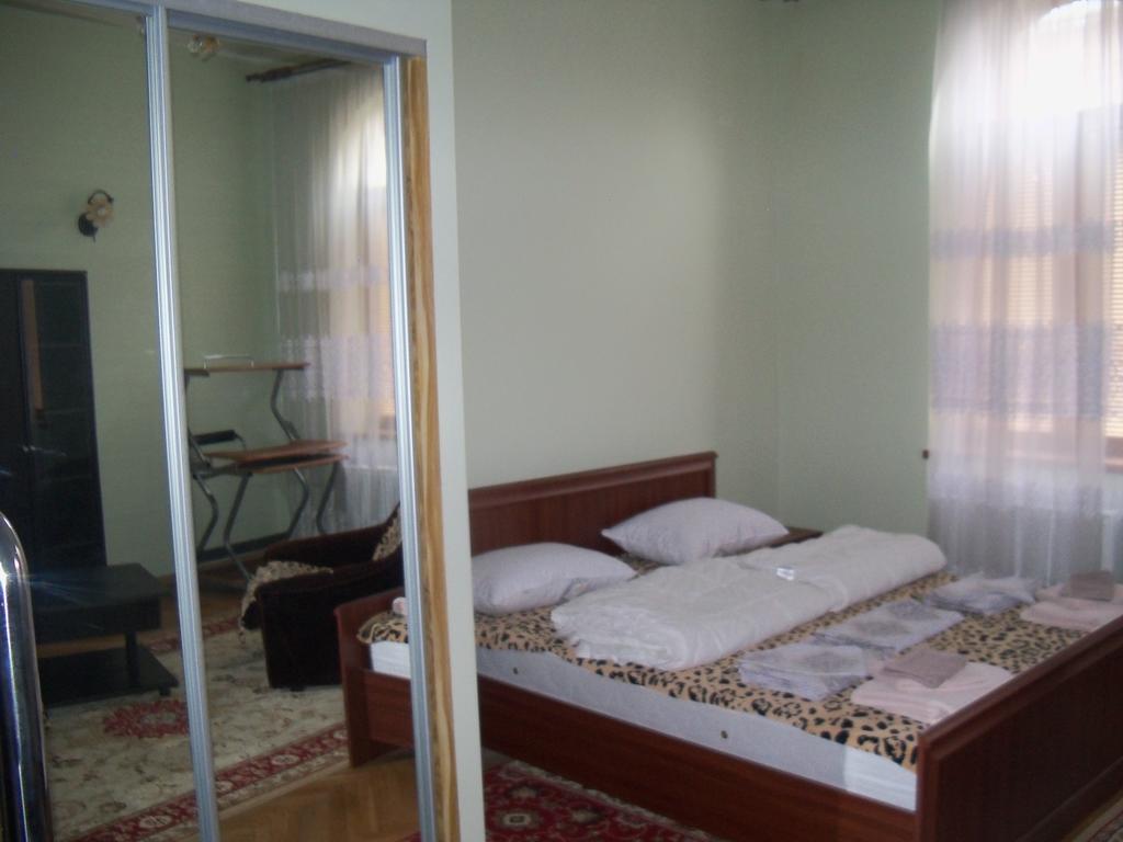 Apartment Roman Lviv Bagian luar foto